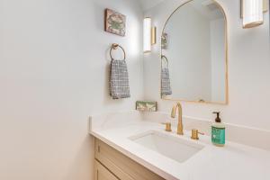 Steps to Sand Condo with Pool in Panama City Beach