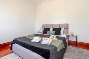 HostWise - Country Villa w Pool, Court & Views