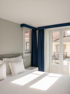 Superior Suite with Balcony room in Esqina Urban Lodge