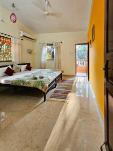 Goan Villa,2BHK, 4Balconies, Beachside,BBQ, Wi-Fi,Work, Group