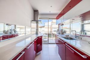 Latour Maubourg 20 by Halldis