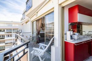 Latour Maubourg 20 by Halldis