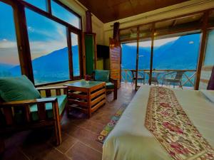Naina Spring Resort, Manali - away from city hustle