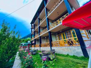Naina Spring Resort, Manali - away from city hustle