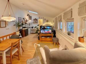 DIE REMISE mit kostenlosem Parkplatz direkt vor der Tür