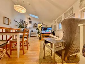 DIE REMISE mit kostenlosem Parkplatz direkt vor der Tür