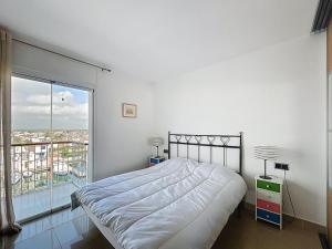 Port Grec 3 - Piso vista al puerto y montana