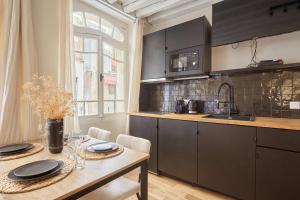 Apartment Pantheon Nôtre Dame by Studio prestige