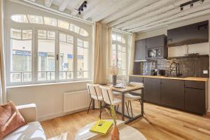 Apartment Pantheon Nôtre Dame by Studio prestige
