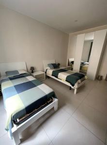 Private room shared bathroom - 2 beds Balluta