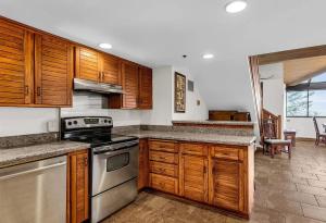 SilverKing Mountainside Penthouse Suite