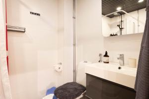 Helsinki Apartment 1 Min Metro 2 to 8 Guests Near City Center Free Breakfast and WiFi