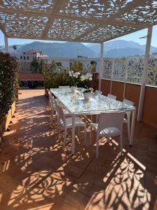 The Rooftop Terrace b&b Double Rooms Private Bathrooms and an equipped Roof Terrace