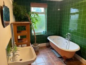 Vicky and Richards home - Charlton Kings