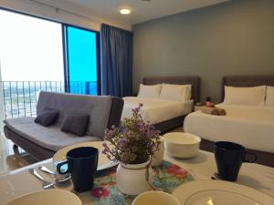 NEW Elegant Trefoil 2-5p at Setia City and SCCC