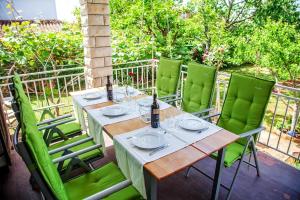 Olivia apartment, Zambratija