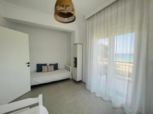 Golden Beach Seafront Apartment