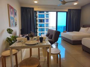 NEW Elegant Trefoil 2-5p at Setia City and SCCC