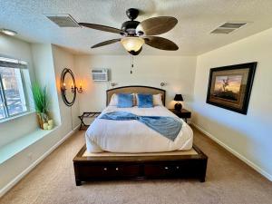 Epic Views, Huge House, Acres of J-Trees to explore, Hot Tub, Pool, AC, and Mini-Golf