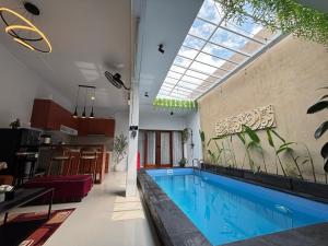 Erindra Villa - 3hvězdičkové hotely ve městě Pesanggaran