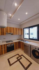 Tanger Apt Near Train & Mall