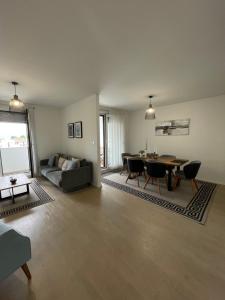 New modern APT near Old town - private parking