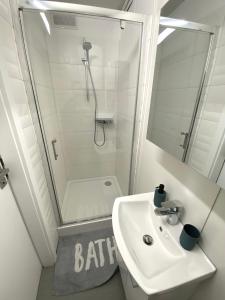 Student House Pawilony