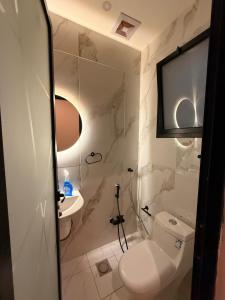 Quiet studio near the Sea of Rakah