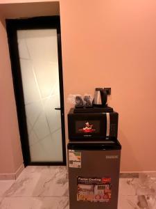 Quiet studio near the Sea of Rakah