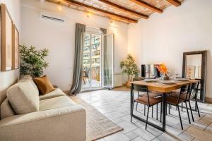 The Collection Barcelona - Historic apartment with private terrace in Example