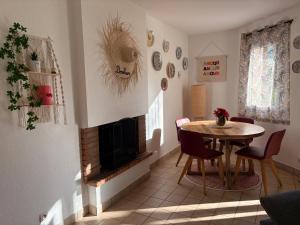 Maisons de vacances cottage cosy du golf avec piscine : photos des chambres