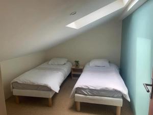 Maison accueillante avec piscine à Chalandray