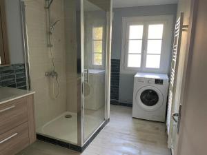 Maisons de vacances Maison accueillante avec piscine a Chalandray : photos des chambres