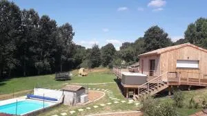 Charmante maison avec piscine à Chalandray, 25 m² - Latillé
