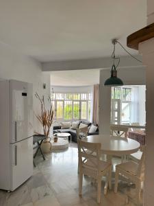 Apartamento a 100 m de la playa, Calahonda
