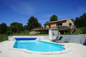 Maisons de vacances Charmante maison avec piscine a Chalandray, 25 m² : photos des chambres