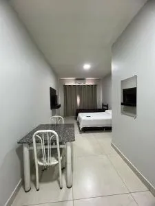 Apartamento 106 - Suíte com ar condicionado - 帕特罗西尼乌