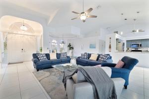 Free HeatedPool on SailboatAccessCanal boat lift