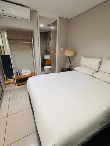 Accommodation Front - Scenic Sea View 2 Sleeper