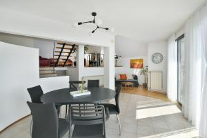 Skyline Grand Penthous free parking