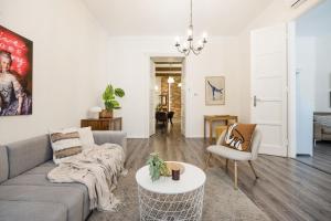 Magnificent Elegance by Magyar Street & Central Market