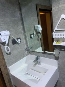 اعالي للشقق المخدومه