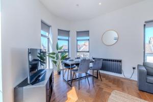 Super Central 2 Bedroom Flat