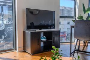 Super Central 2 Bedroom Flat