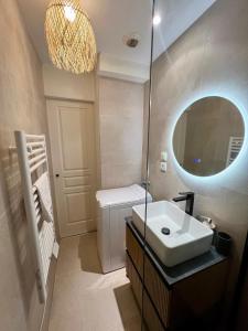 Appartements T2 Centre ville avec vue sur le Chateau Royal et place de parking privee : photos des chambres
