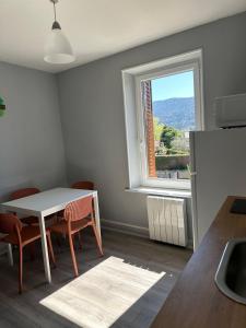 Appartements Appartement cosy avec vue sur les montagnes : photos des chambres