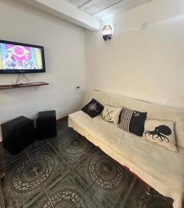 Casa vila 50m praia Geriba