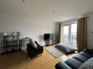 Liverpool River View City 2 Bedroom apartment, FREE parking