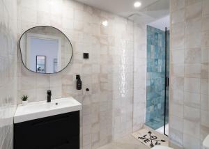 Nomad Malaga - Airport II