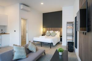 Nomad Malaga - Airport II